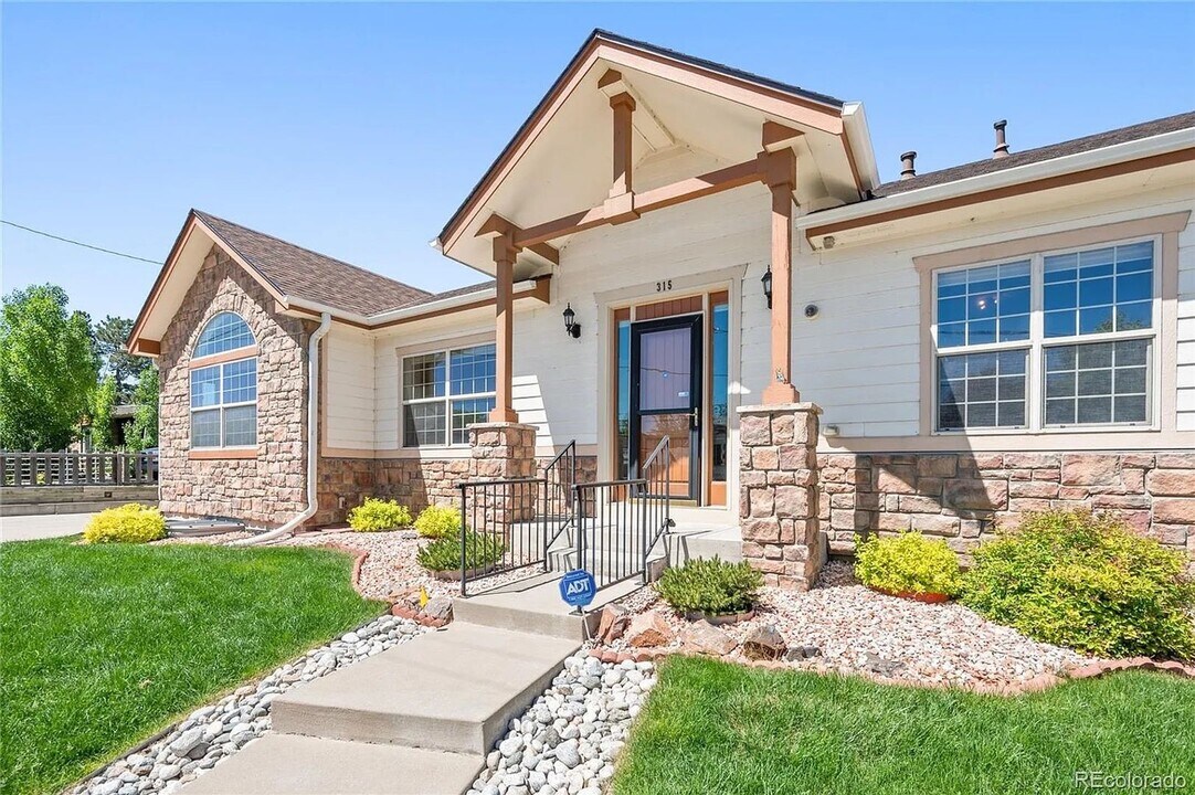 315 S Carr St in Lakewood, CO - Building Photo