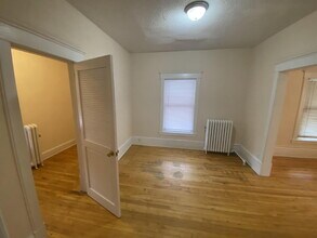1111 W Franklin Ave in Minneapolis, MN - Building Photo - Building Photo