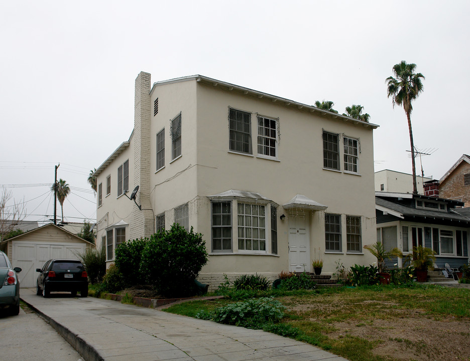 549 N Heliotrope Dr in Los Angeles, CA - Building Photo