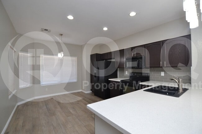 8166 W Ross Ave in Peoria, AZ - Building Photo - Building Photo