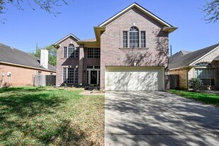 4815 Knights Branch Dr in Sugar Land, TX - Building Photo
