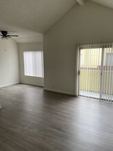 1344 Serrano N Ave, Unit 212 in Los Angeles, CA - Building Photo - Building Photo