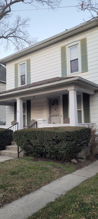 130 N Grove St in Bowling Green, OH - Building Photo