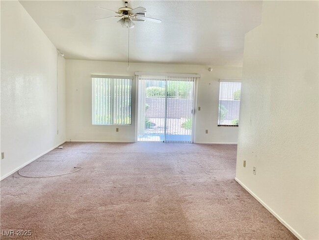 2465 Palmridge Dr in Las Vegas, NV - Building Photo - Building Photo