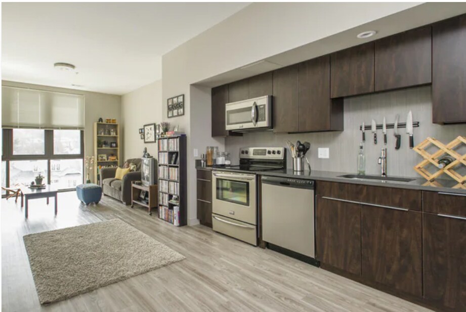 75 Brainerd Rd in Boston, MA - Building Photo