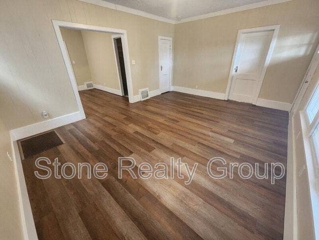 823 S 10th St in Terre Haute, IN - Building Photo - Building Photo