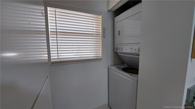 10200 S Ocean Dr in Jensen Beach, FL - Building Photo - Building Photo