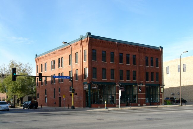 1025 Washington Ave S in Minneapolis, MN - Building Photo - Building Photo