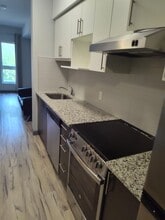 77-377 Leland St in Hamilton, ON - Building Photo - Building Photo