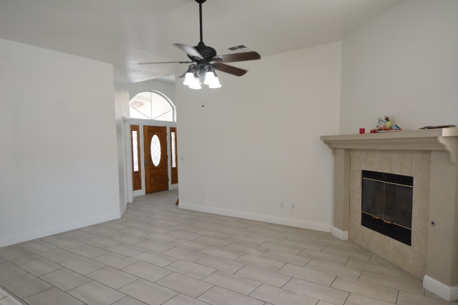 5107 Snowdrift Ct in Bakersfield, CA - Building Photo - Building Photo
