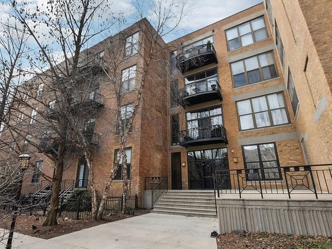 property at 1330 W Monroe St