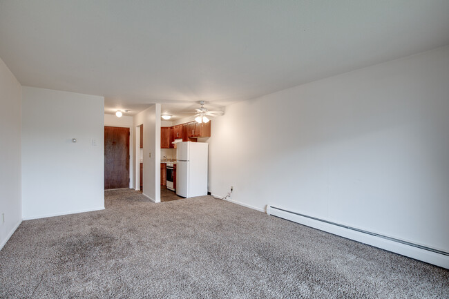 Holiday Acres Apartments in West St. Paul, MN - Building Photo - Interior Photo