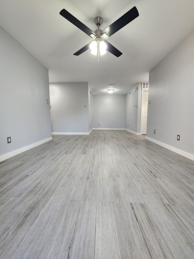 10555 Turtlewood Ct, Unit 1106 in Houston, TX - Building Photo - Building Photo
