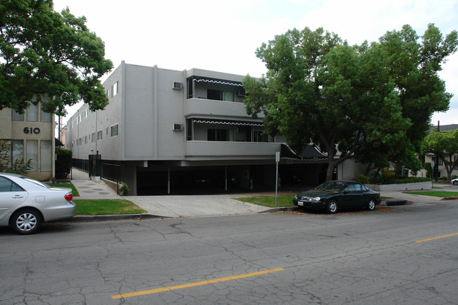 604 E Verdugo Ave in Burbank, CA - Foto de edificio - Building Photo