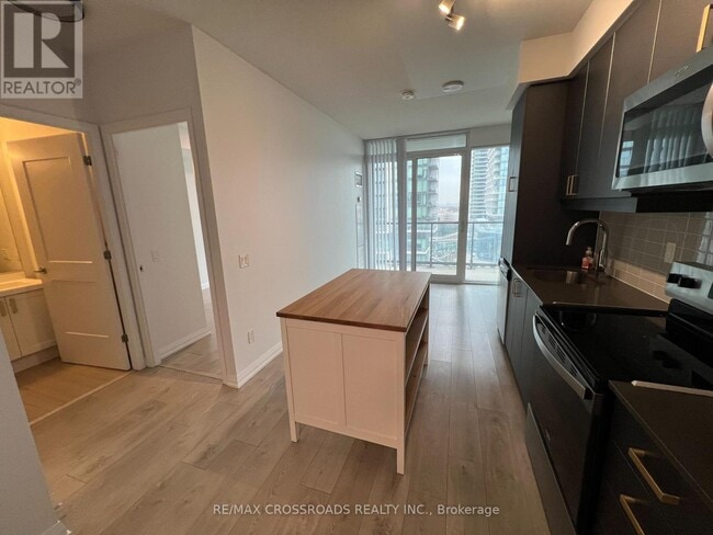 7895 Jane St in Vaughan, ON - Building Photo - Building Photo