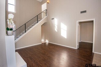 5907 Hollytree Dr in Tyler, TX - Building Photo - Building Photo