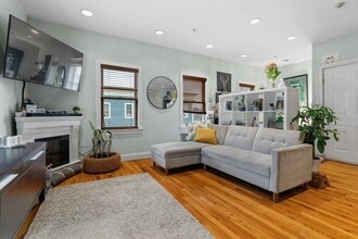 202 K St in Boston, MA - Building Photo - Building Photo