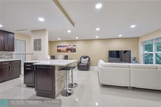 3100 Riverside Dr in Coral Springs, FL - Foto de edificio - Building Photo