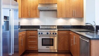 88 E San Fernando St in San Jose, CA - Building Photo