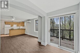 47 Willow Ave in Toronto, ON - Building Photo