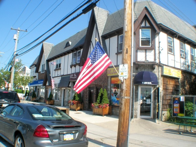 7-9 Lido Blvd in Point Lookout, NY - Foto de edificio - Building Photo