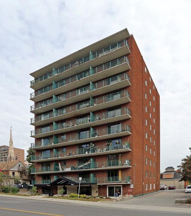The Clifton in Hamilton, ON - Building Photo
