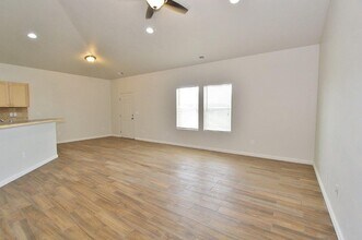 7467 S Acacia Ave in Boise, ID - Building Photo - Building Photo