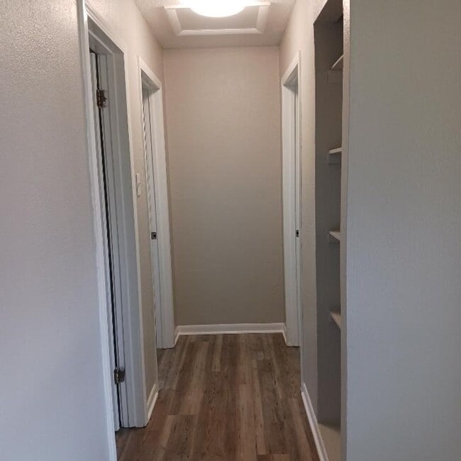 214 SW Sanneman Dr in Topeka, KS - Building Photo - Building Photo