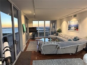 9960 S Ocean Dr in Jensen Beach, FL - Building Photo - Building Photo