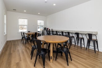 Salem Run Apartments Phase 2 in York, PA - Foto de edificio - Interior Photo