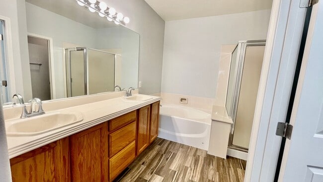8736 Victoria Pk St in Las Vegas, NV - Building Photo - Building Photo