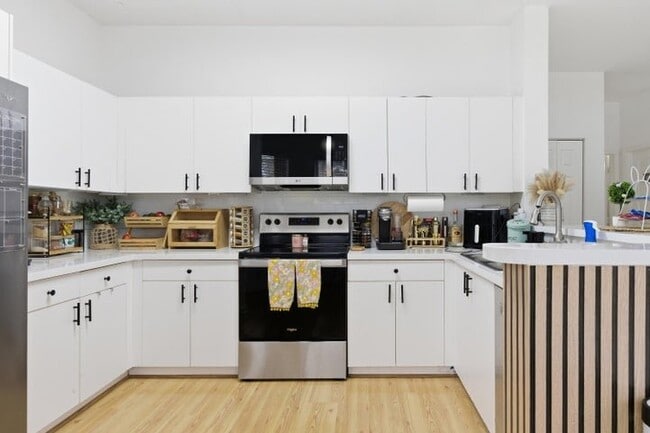 property at 7657 Thornlee Dr