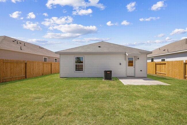 10422 Red Cardinal Dr in Cleveland, TX - Building Photo - Building Photo
