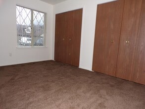 3755 Heritage Pkwy in Dearborn, MI - Building Photo - Building Photo