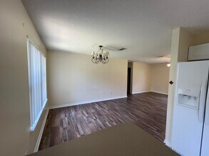 1228 Ego Dr in Crestview, FL - Foto de edificio - Building Photo