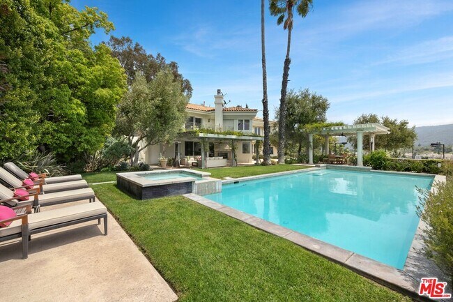 property at 4001 Clarinda Dr