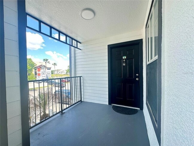 2213 Grand Cayman Ct, Unit 1121 in Kissimmee, FL - Foto de edificio - Building Photo