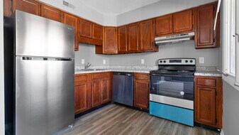 1415 E Ocean View Ave in Norfolk, VA - Building Photo