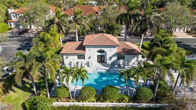 27032 Adriana Cir in Bonita Springs, FL - Foto de edificio - Building Photo