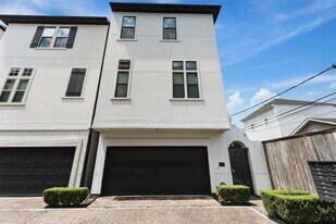 411 W 17th St in Houston, TX - Building Photo