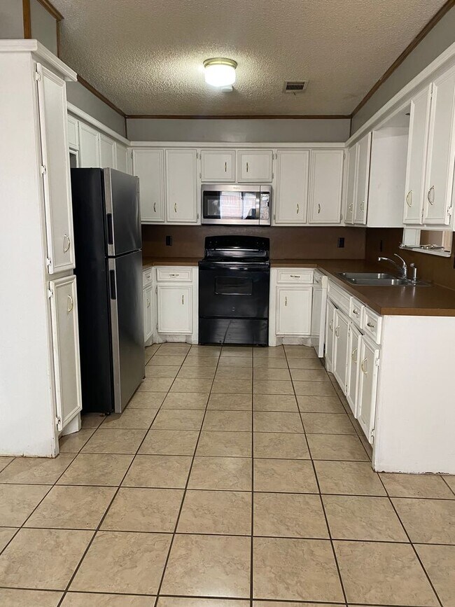 2737 79th St in Lubbock, TX - Building Photo - Building Photo