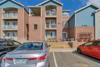 19303 E College Dr in Aurora, CO - Foto de edificio - Building Photo