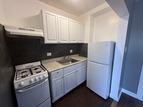 3420 W Irving Park Rd in Chicago, IL - Building Photo - Building Photo