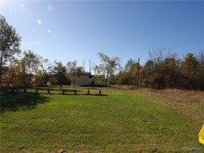 10332 Transit Rd in East Amherst, NY - Building Photo - Building Photo