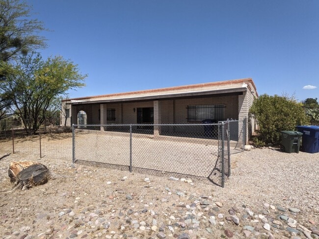 3711 S Bobby Dr in Tucson, AZ - Building Photo - Building Photo