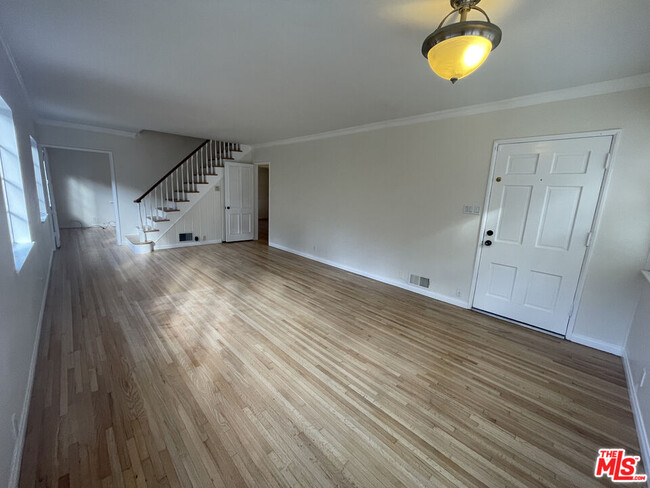 10309 Chrysanthemum Ln in Los Angeles, CA - Building Photo - Building Photo