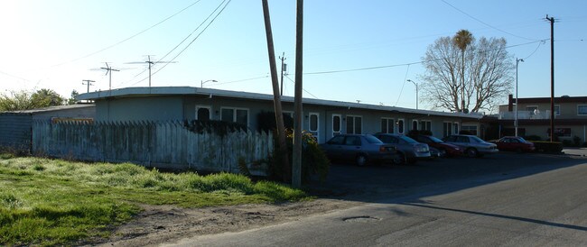 1010 Taylor St in Alviso, CA - Building Photo - Building Photo