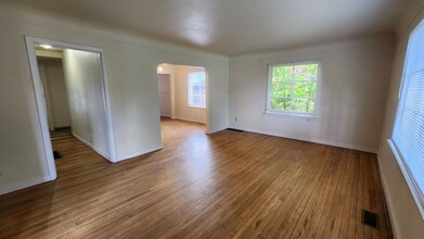 611 S Ferrall St in Spokane, WA - Foto de edificio - Building Photo