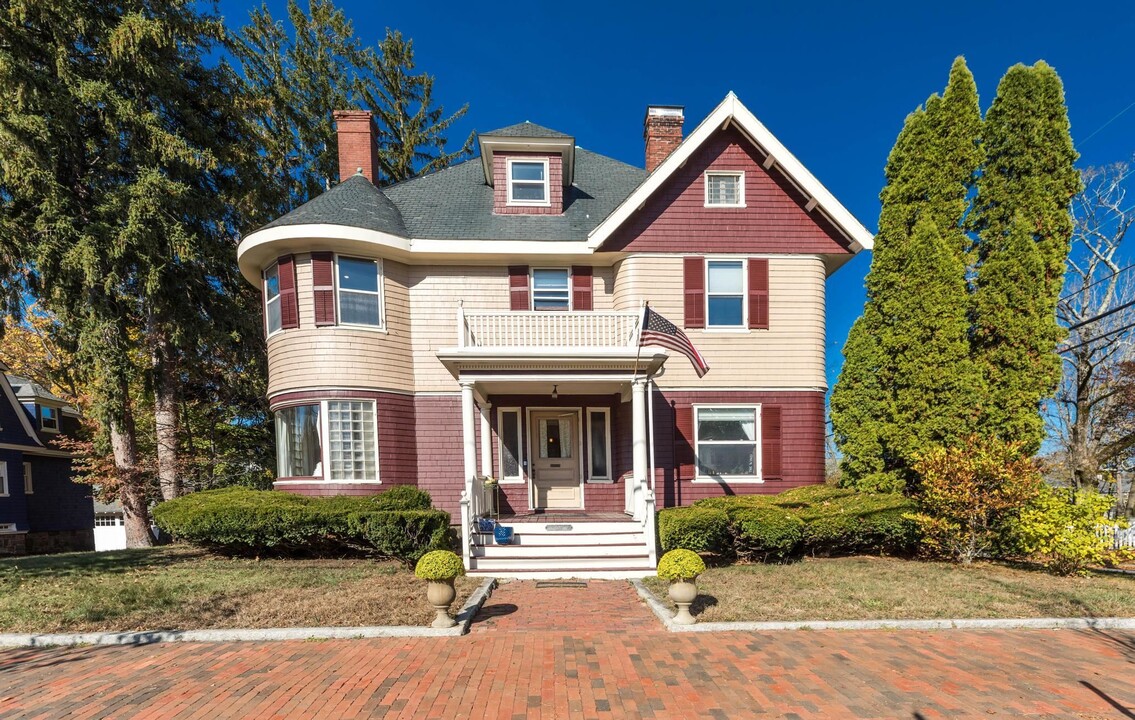 622 Middle Street in Portsmouth, NH - Foto de edificio