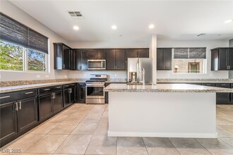 2694 Marvel Astoria St in Henderson, NV - Building Photo - Building Photo